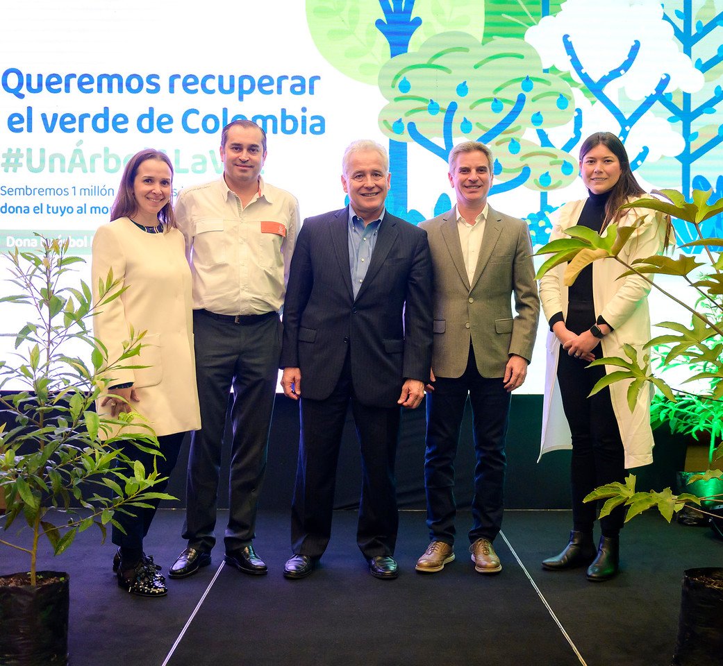 image-Siembra de árboles: Recuperemos el Verde #UnÁrbolAlaVez la alianza de Grupo Éxito y Celsia con el apoyo del Ministerio de Ambiente para promover la siembra de un millón de árboles nativos en Colombia